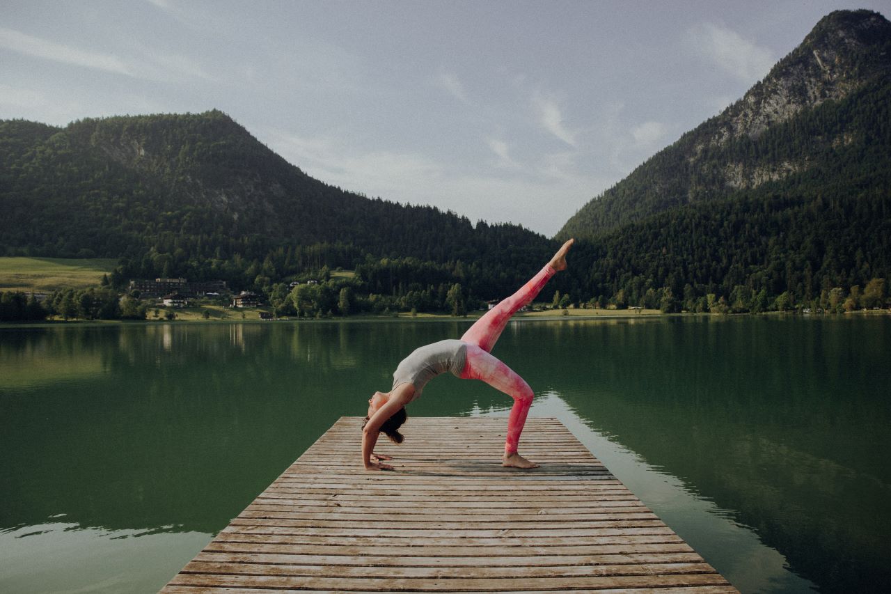 Ashtanga Yoga besteht aus den drei Komponenten Tempo, Geschwindigkeit und Kraft.