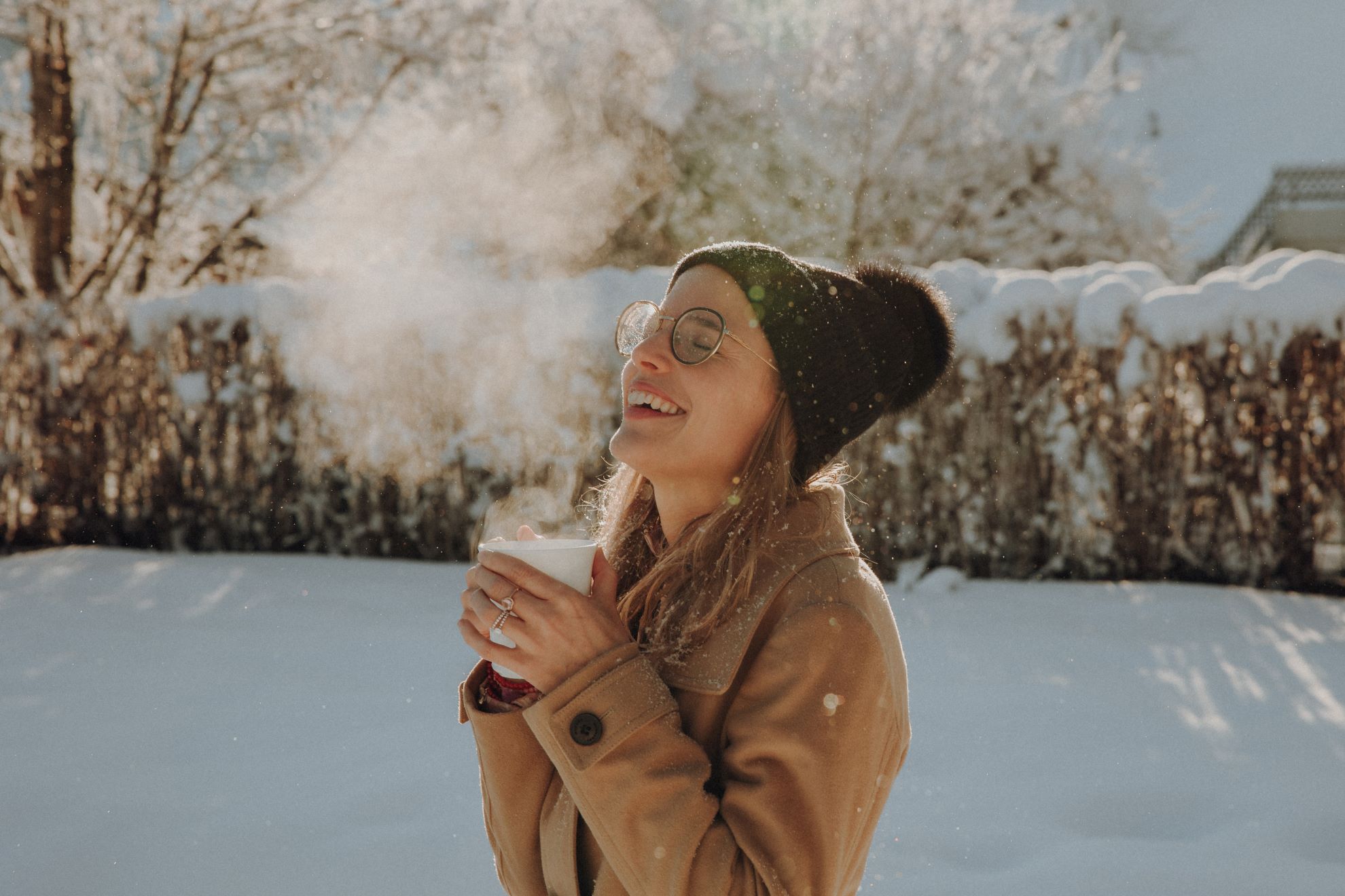 Ayurveda bietet viele Tipps, von Yoga bis Ernährung, um Dich gesund und fit durch den Winter zu bringen.