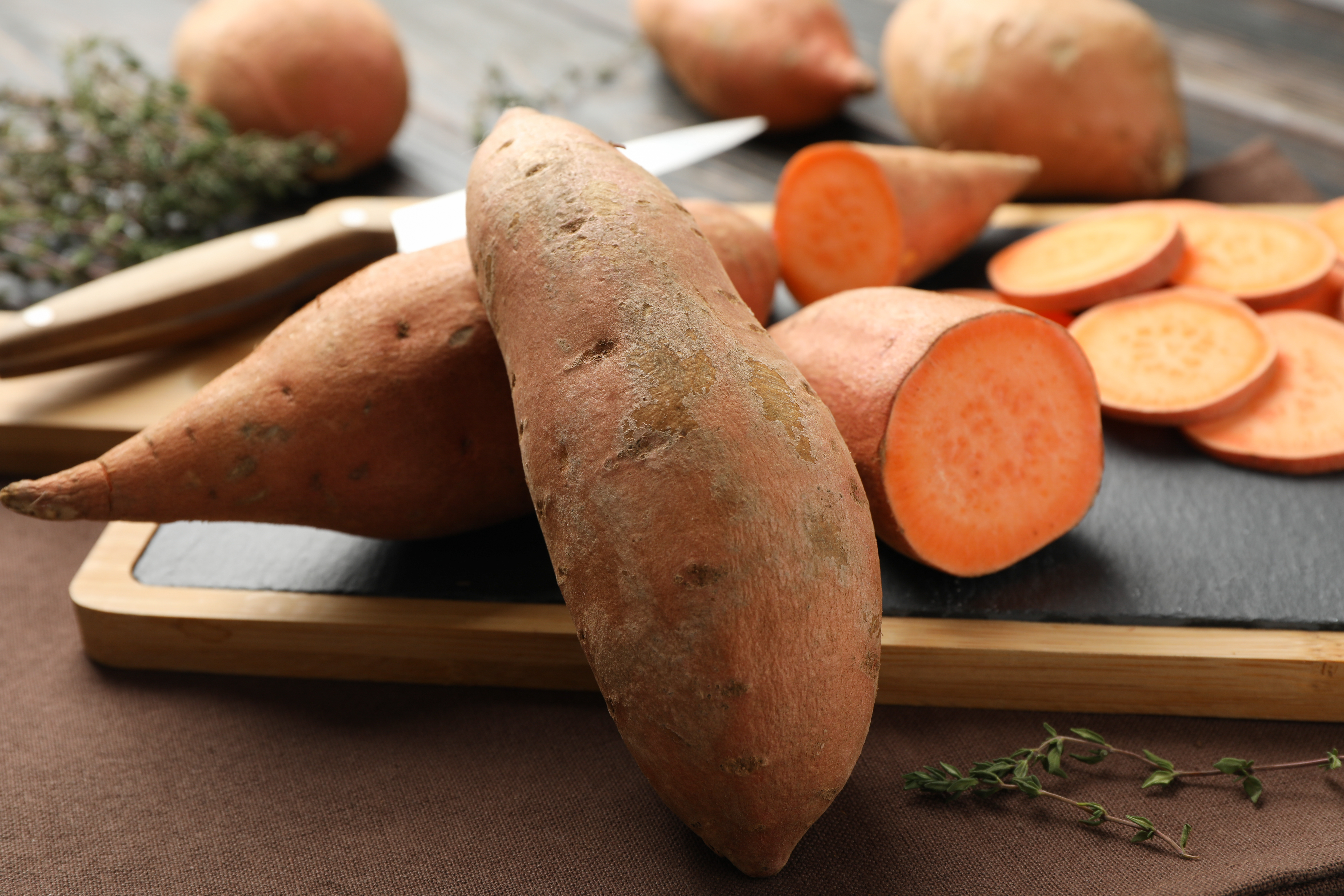 Sweet potato gratin with spinach and hazelnuts