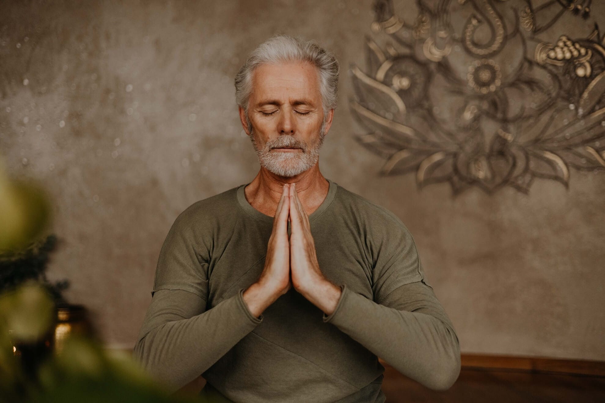 Tägliche Routinen, wie z. B. Yoga, haben im Ayurveda einen hohen Stellenwert für Gesundheit und Wohlbefinden.
