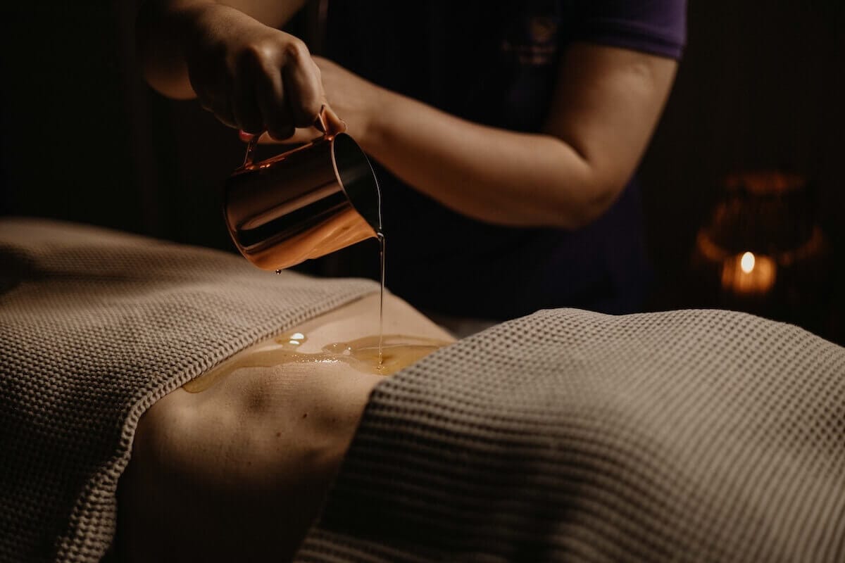 Ayurveda Ölmassage im European Ayurveda Resort Sonnhof – zertifiziert durch European Ayurveda®.