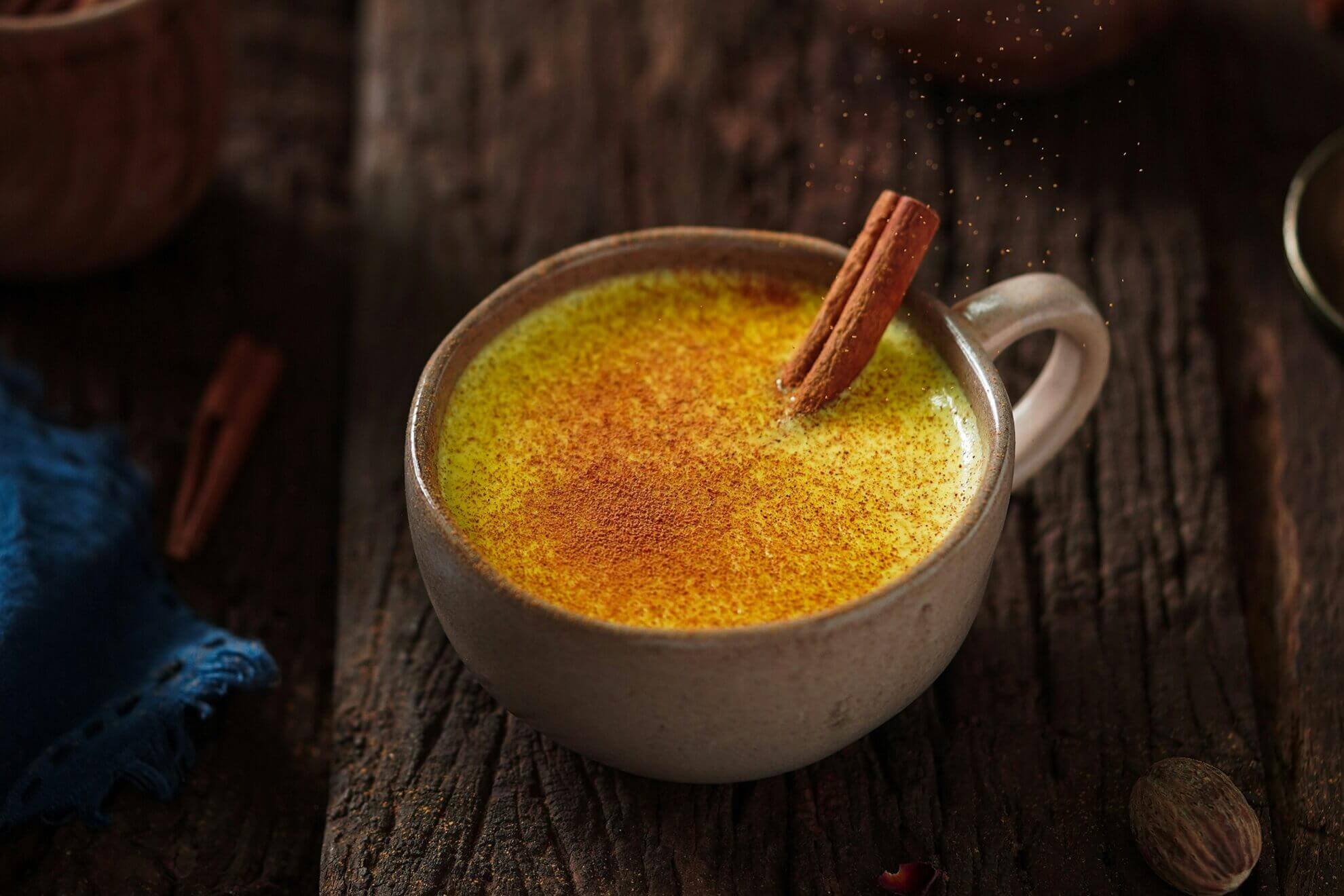 Ayurveda Frühstücks-Rezept für Goldene Milch