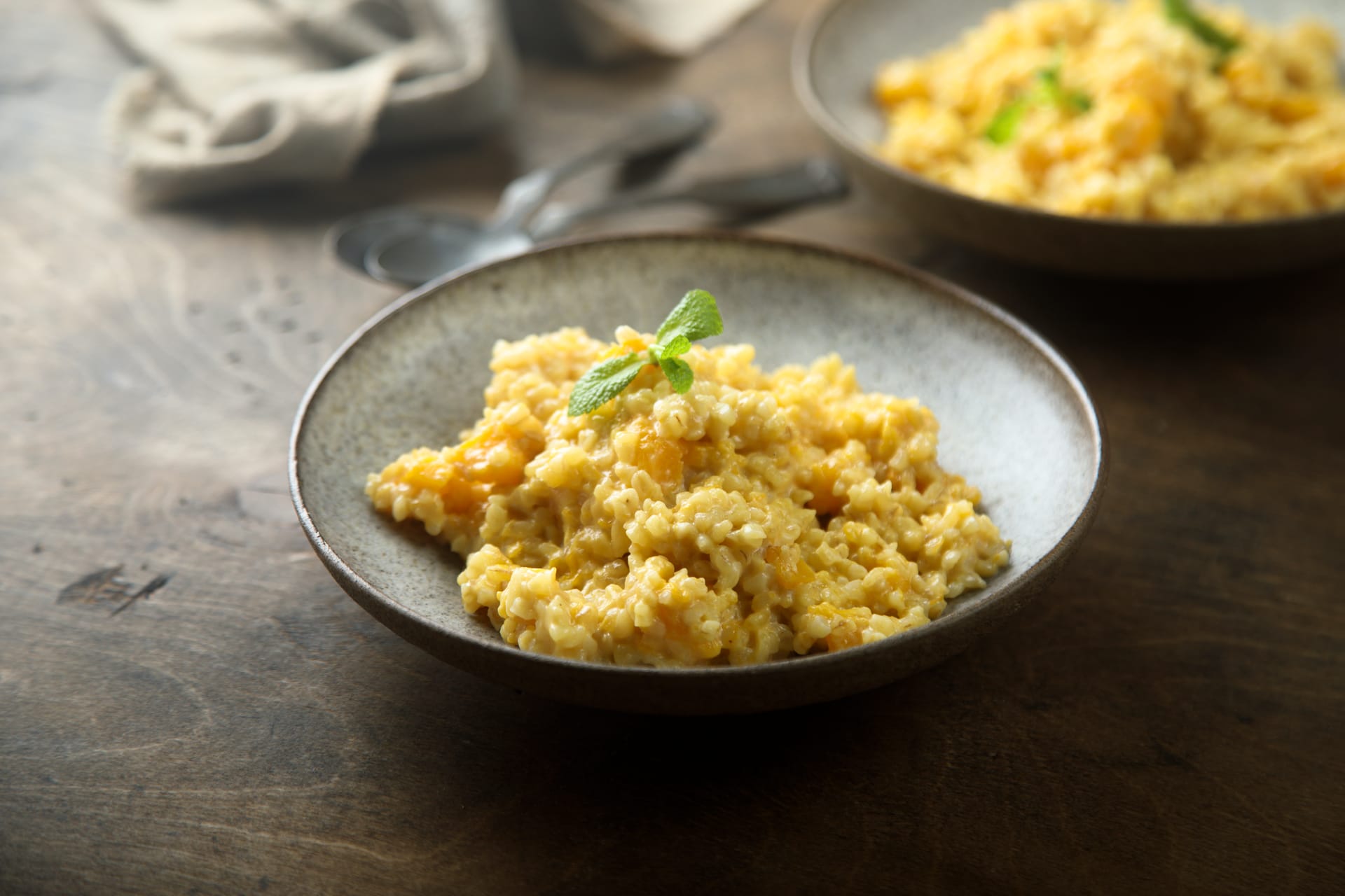 Kurkuma-Hirse mit Ghee