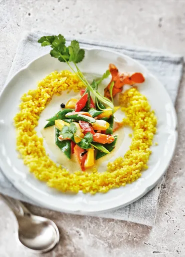 Buntes Gemuese mit Koriandersauce