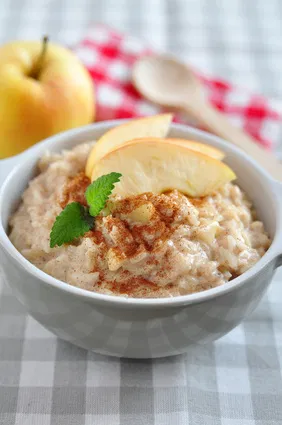 Milchreis mit Zimt und Apfel für das Ayurveda Frühstück