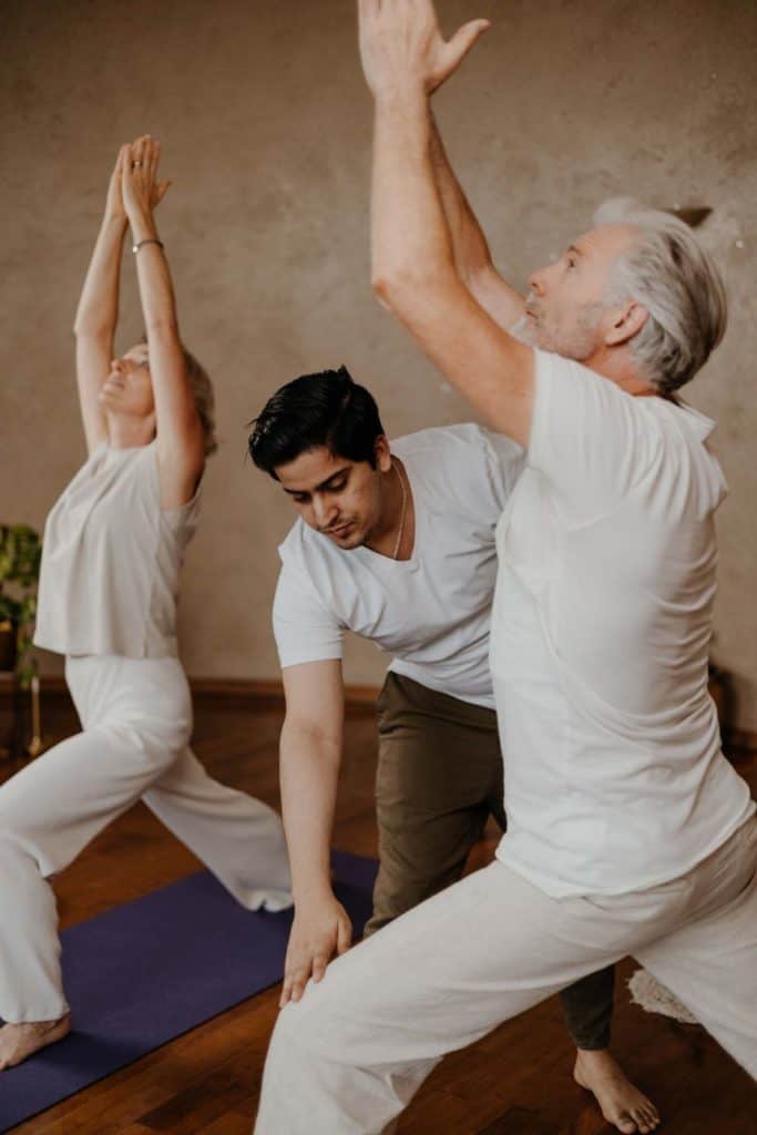 Yoga für Männer ist überall möglich.